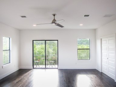 Game room and small terrace